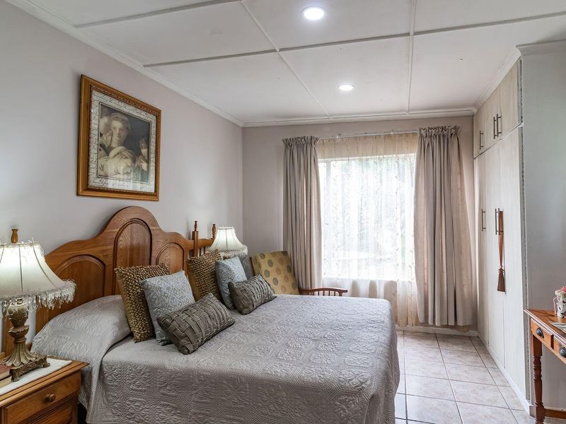 Large Family Home with Flatlet - Photo 5