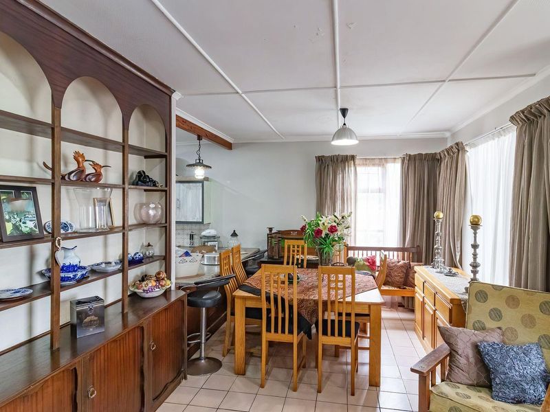 Large Family Home with Flatlet - Photo 9