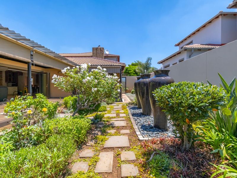 Sophisticated 3-Bedroom Home with Study in Secure Bartlett Estate - Photo 7