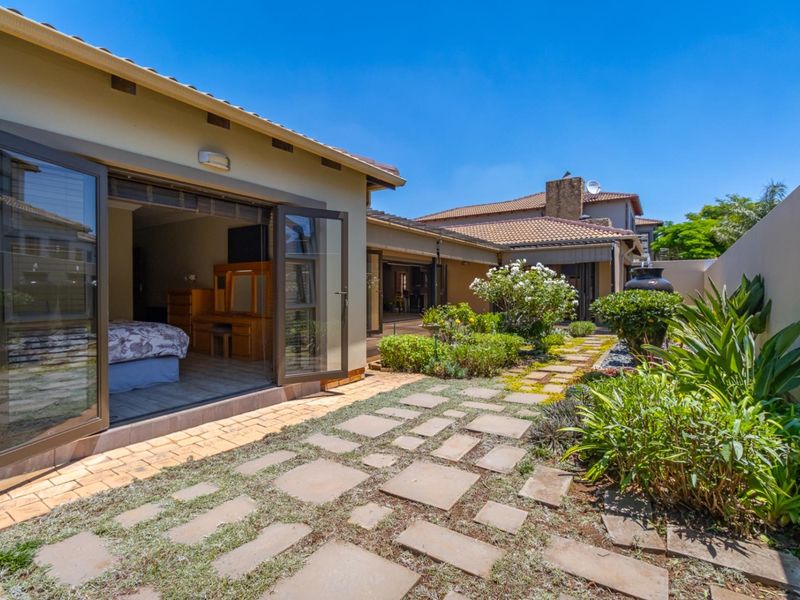 Sophisticated 3-Bedroom Home with Study in Secure Bartlett Estate - Photo 6