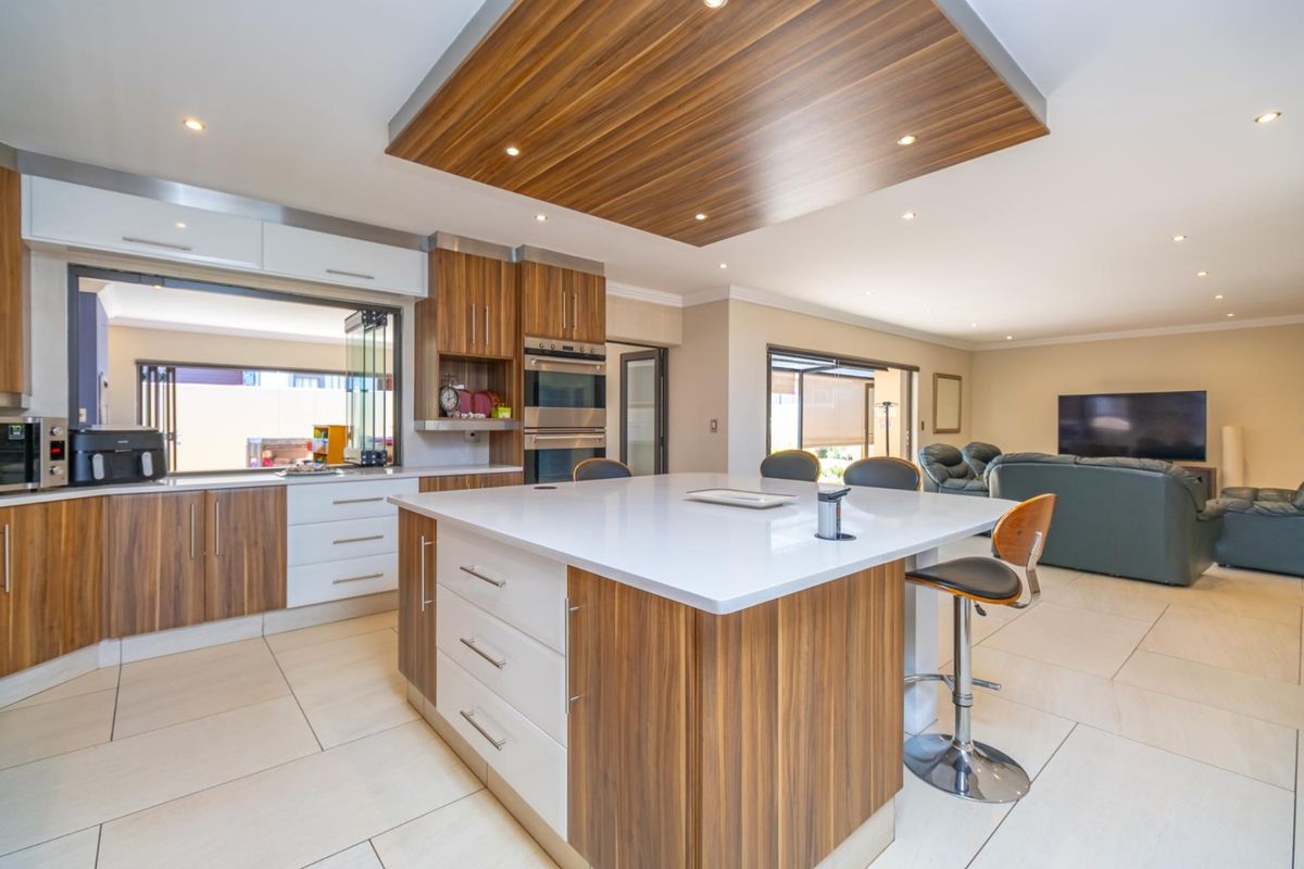 Sophisticated 3-Bedroom Home with Study in Secure Bartlett Estate - Photo 4