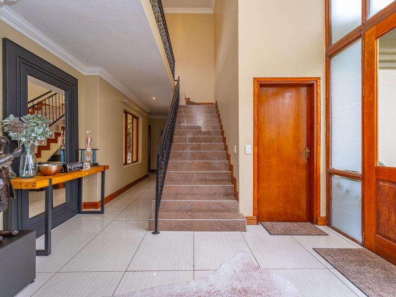 Spacious family home with staff quarters in the popular Fernbrook Lifestyle Estate - Photo 6