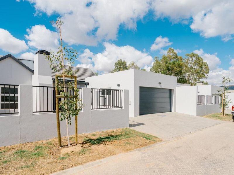 Newly built three bedroom home in Bergenhof Village - Photo 2