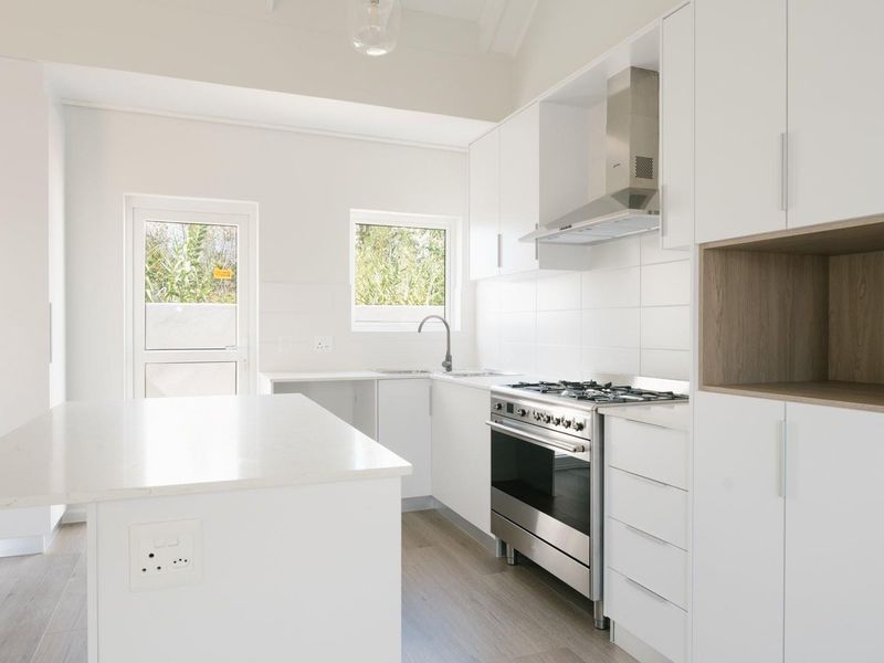 Newly built three bedroom home in Bergenhof Village - Photo 6