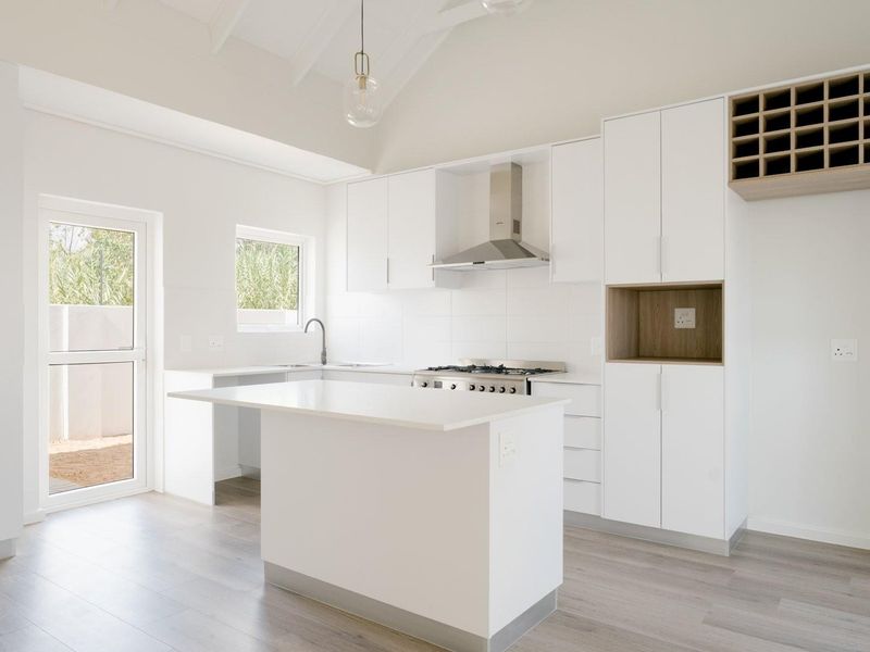 Newly built three bedroom home in Bergenhof Village - Photo 5