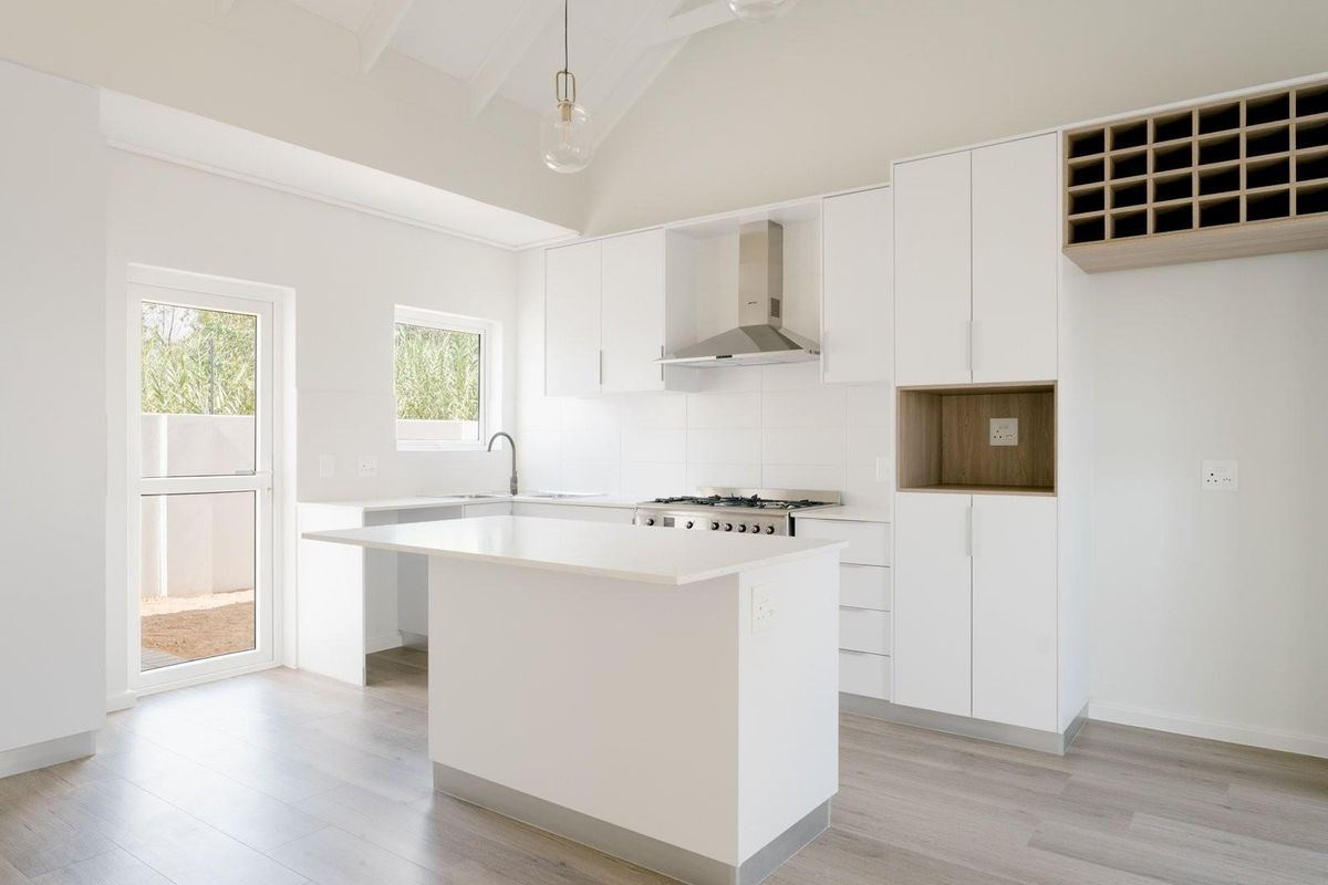 Newly built three bedroom home in Bergenhof Village - Photo 5