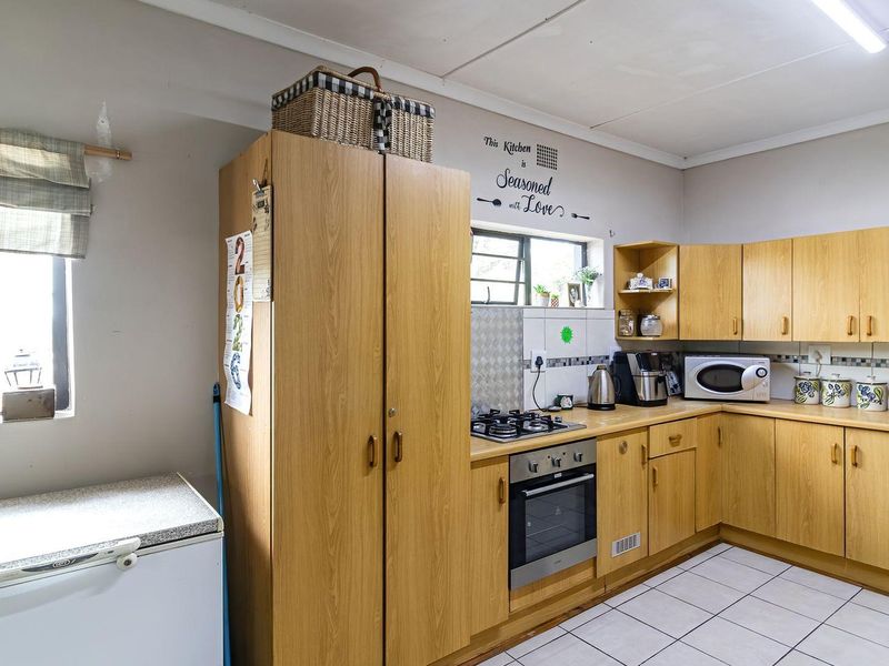 A Perfect Blend of Space and Peace - Photo 10