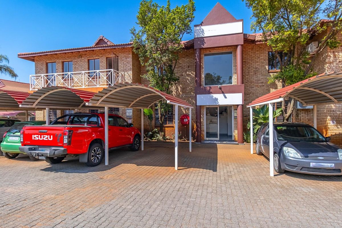 Prime Ground Floor Office Suite | Fully Tenanted Investment - Photo 2