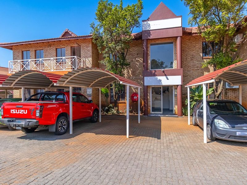 Prime Ground Floor Office Suite | Fully Tenanted Investment - Photo 2