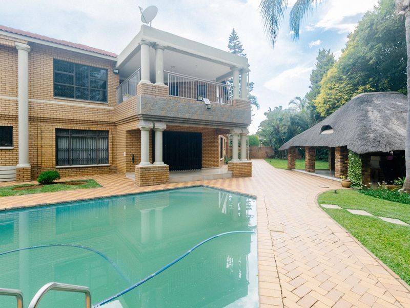 Majestic family home FOR SALE in Bendor! - Photo 10