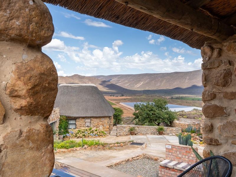 A stunning cottage with incredible views - Photo 8