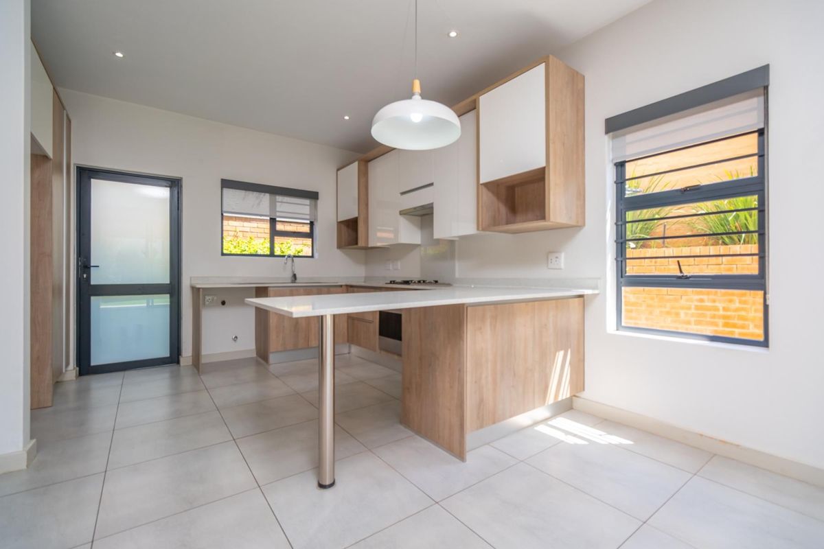 Townhouse Under Offer in Pinehaven Krugersdorp - Photo 5