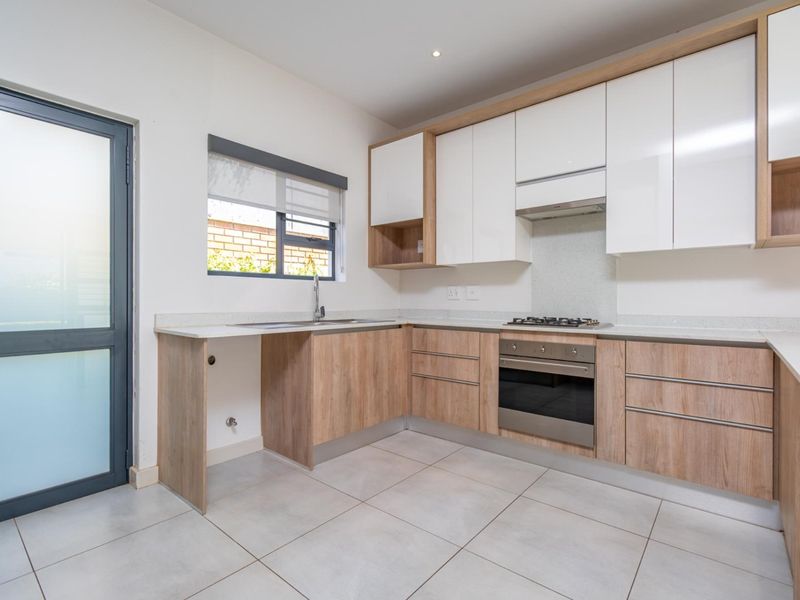 Townhouse Under Offer in Pinehaven Krugersdorp - Photo 6