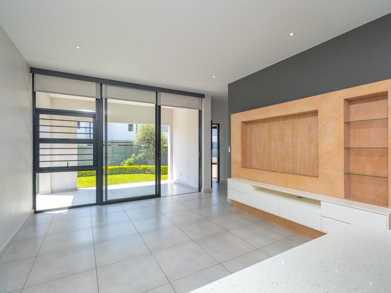 Townhouse Under Offer in Pinehaven Krugersdorp - Photo 3