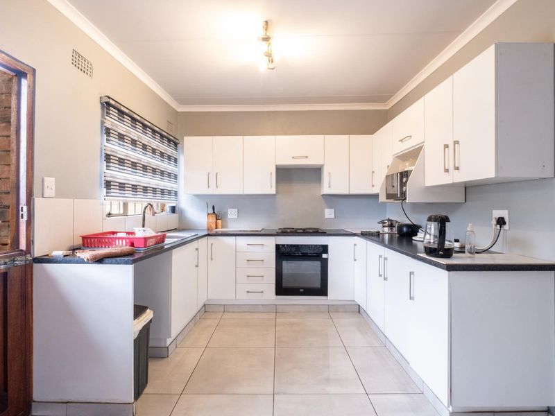 Recently Renovated 3-Bedroom Home in Howick West - Photo 10