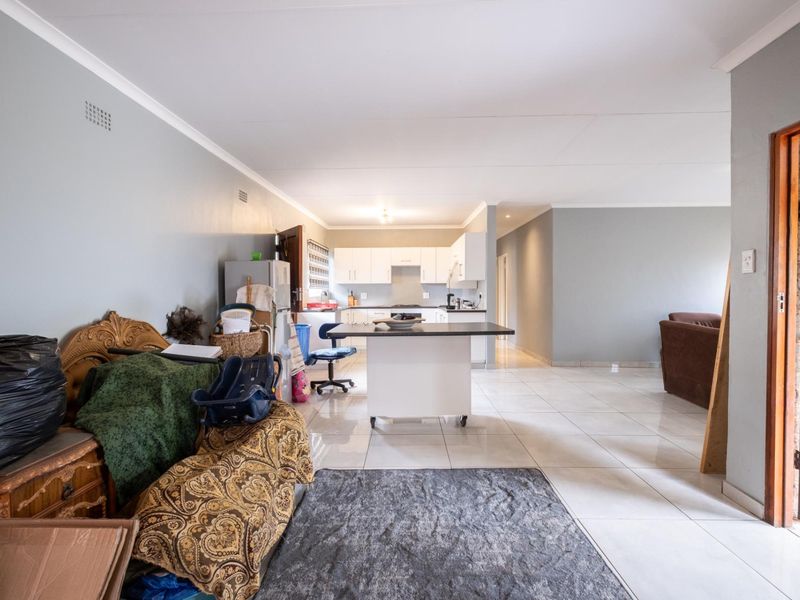 Recently Renovated 3-Bedroom Home in Howick West - Photo 7