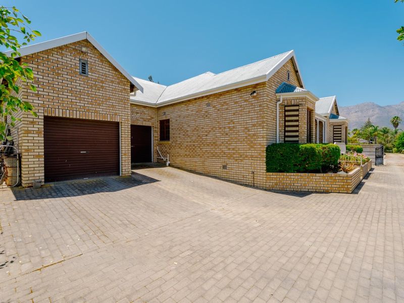 Where Country Charm Meets Your Forever Home - 51B Rose Street, Porterville - Photo 4