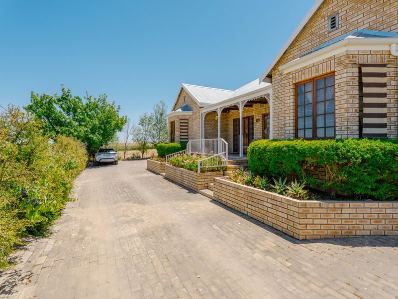 Where Country Charm Meets Your Forever Home - 51B Rose Street, Porterville - Photo 9