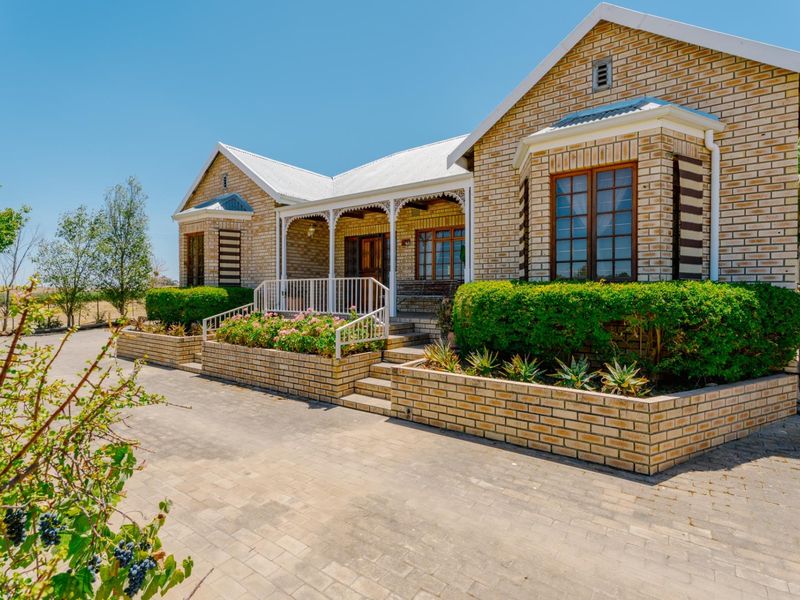 Where Country Charm Meets Your Forever Home - 51B Rose Street, Porterville - Photo 1