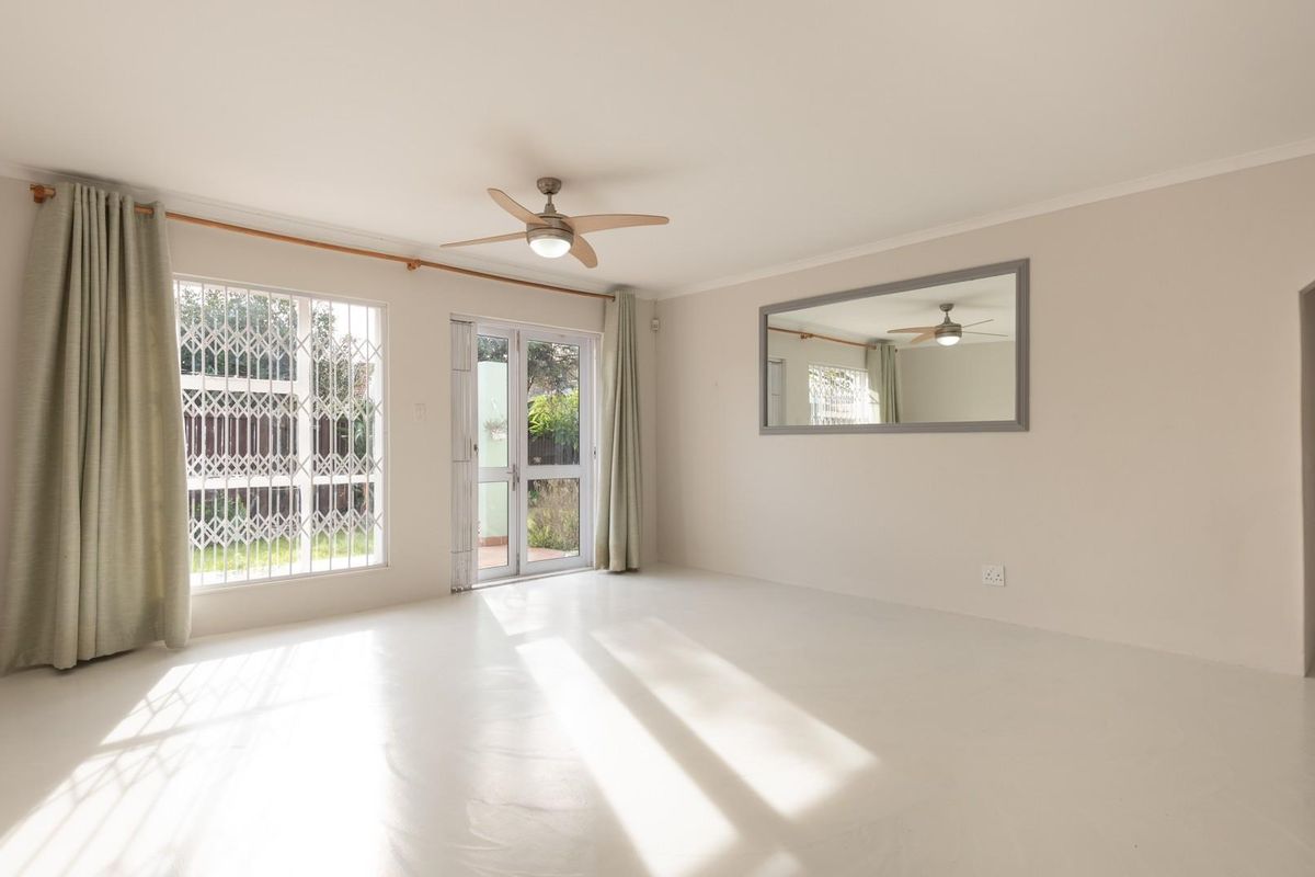 Three-Bedroom House To Let - Canwick - Somerset West - Photo 2