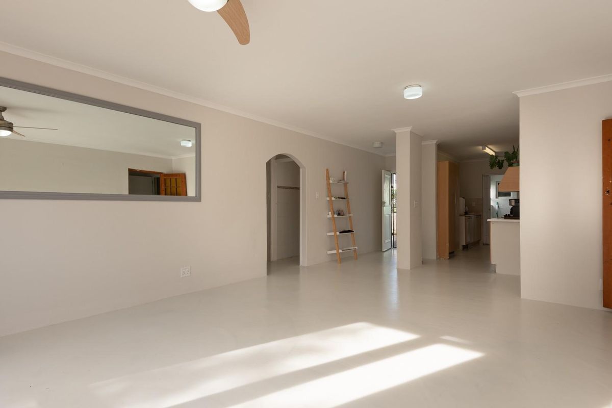 Three-Bedroom House To Let - Canwick - Somerset West - Photo 3