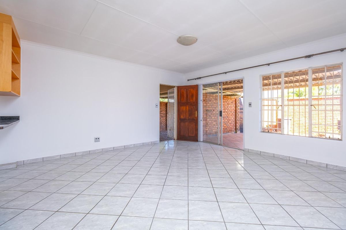 2 Bedroom 1 Bathroom 1 Garage Townhouse for Sale - Photo 4