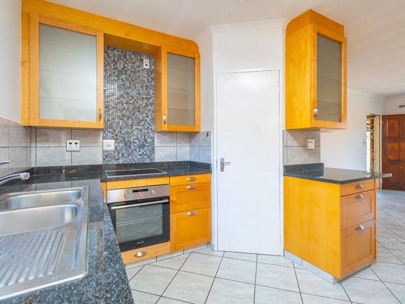 2 Bedroom 1 Bathroom 1 Garage Townhouse for Sale - Photo 7