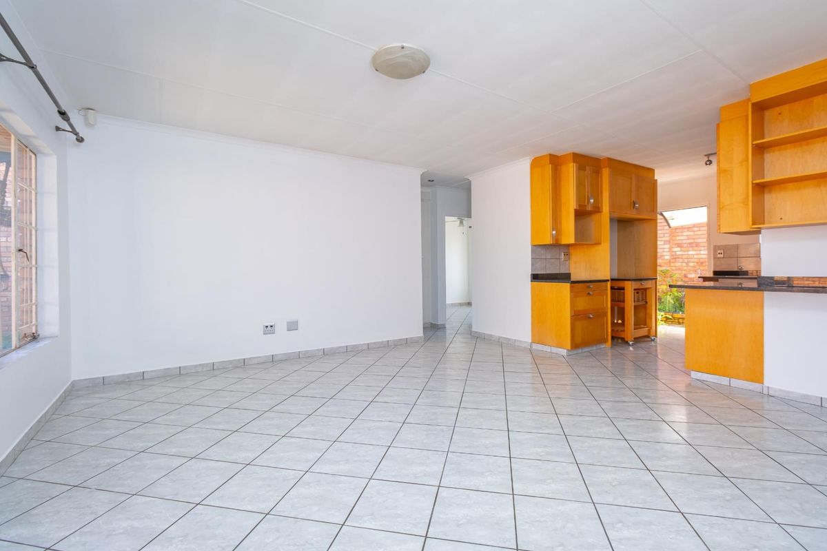 2 Bedroom 1 Bathroom 1 Garage Townhouse for Sale - Photo 2