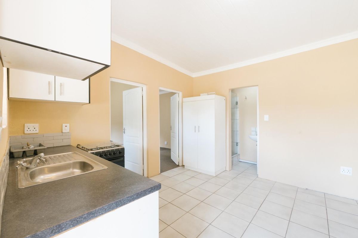 Amazing 2-bedroom granny flat in a tranquil surrounding TO LET at R10,500/month in Joostenberg - Photo 5