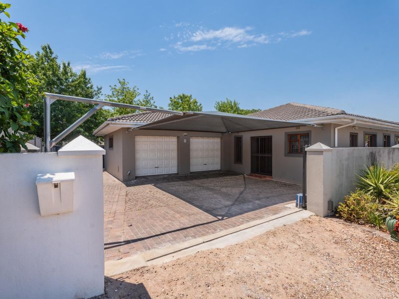 3-Bedroom Family Home for Sale in De Oude Wingerd - Paarl - Photo 2