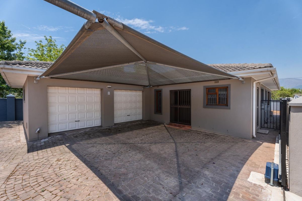 3-Bedroom Family Home for Sale in De Oude Wingerd - Paarl - Photo 3