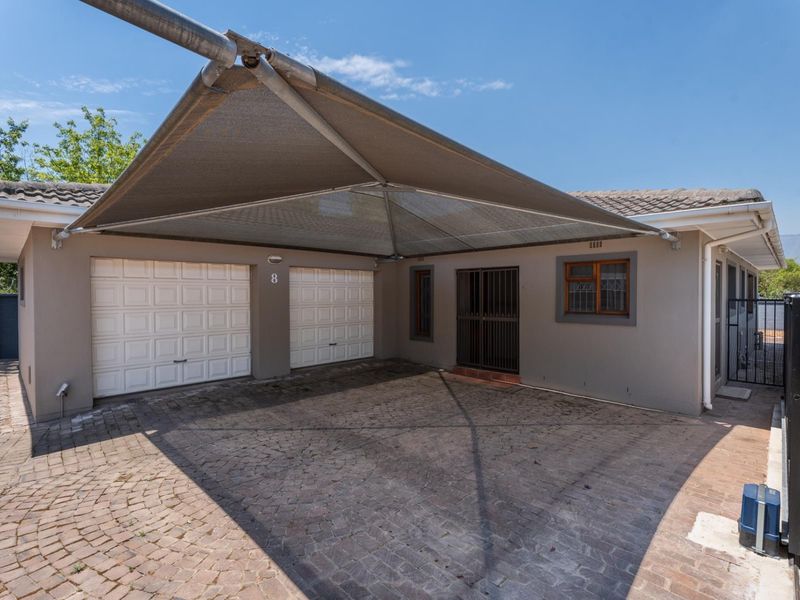 3-Bedroom Family Home for Sale in De Oude Wingerd - Paarl - Photo 3
