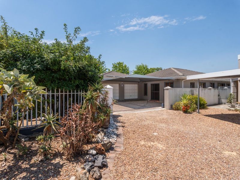 3-Bedroom Family Home for Sale in De Oude Wingerd - Paarl - Photo 1
