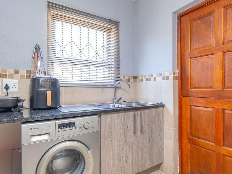 Double-Storey Townhouse with Private Garden in Montana, Pretoria - Photo 9