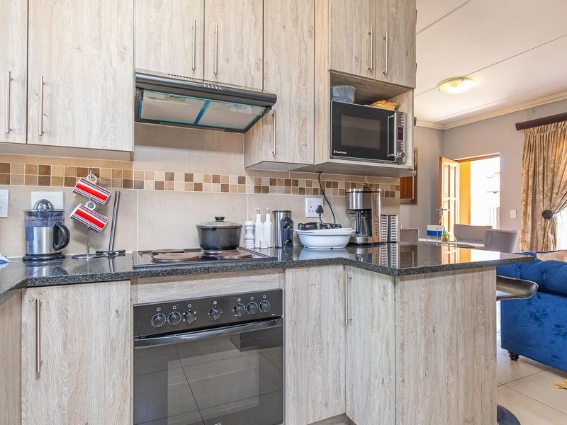 Double-Storey Townhouse with Private Garden in Montana, Pretoria - Photo 8