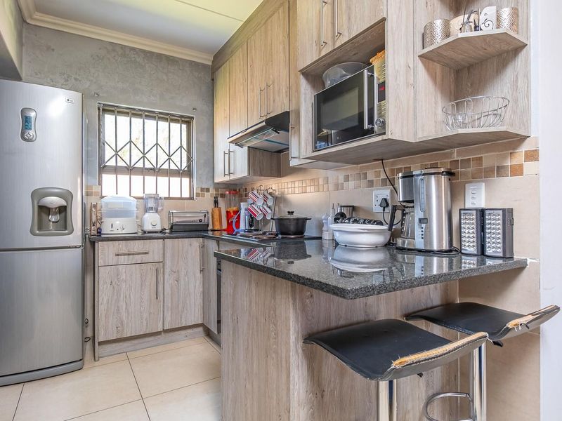 Double-Storey Townhouse with Private Garden in Montana, Pretoria - Photo 6