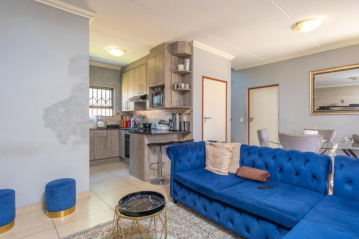 Double-Storey Townhouse with Private Garden in Montana, Pretoria - Photo 5