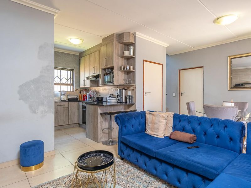 Double-Storey Townhouse with Private Garden in Montana, Pretoria - Photo 5