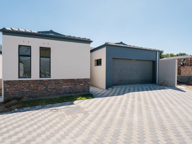 Brand-New 3 Bedroom Home to Rent in Honeydew Country Estate - Photo 6