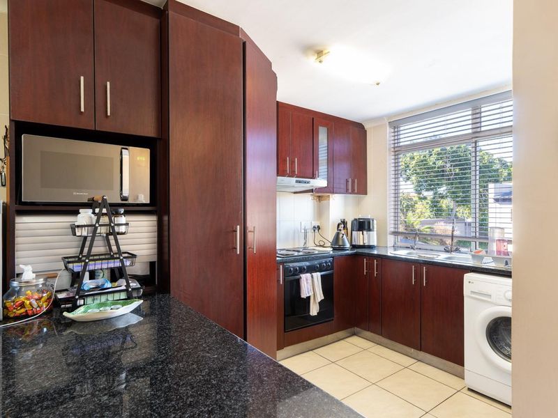 2 BEDROOM APARTMENT - POPULAR KENRIDGE - Photo 3
