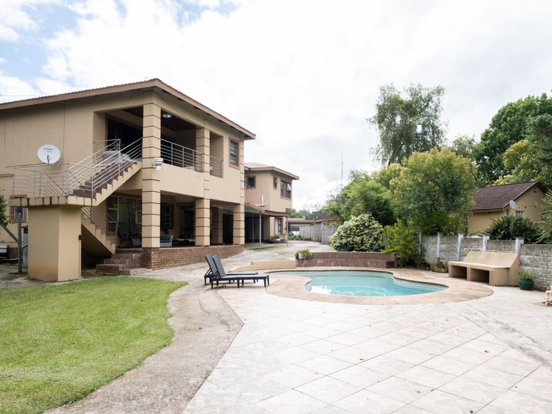 Fully Furnished 2-Bedroom Apartment in Merrivale - Photo 2