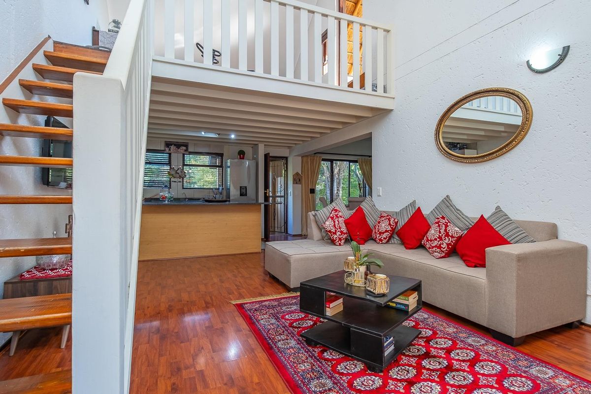 Charming Two-bedroom- Two-bathroom, Loft retreat - Photo 4