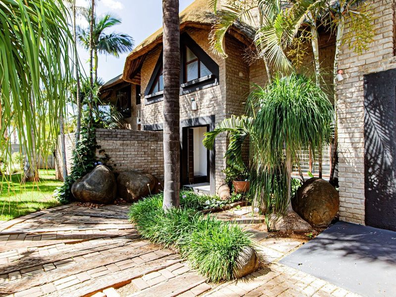 Escape the Ordinary with this beautiful 5 Bedroom property! - Photo 6