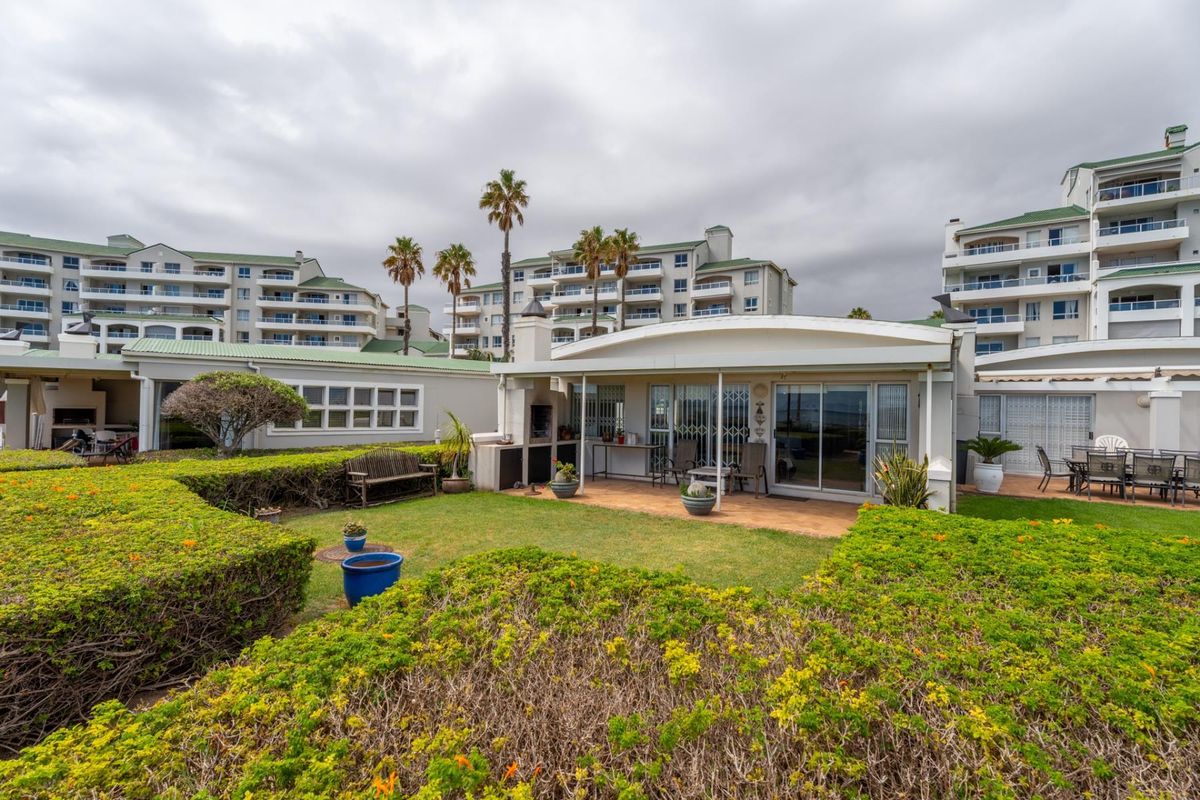 Bask in the splendor of a true coastal lifestyle - Photo 5