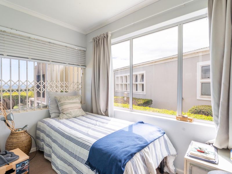 Bask in the splendor of a true coastal lifestyle - Photo 9