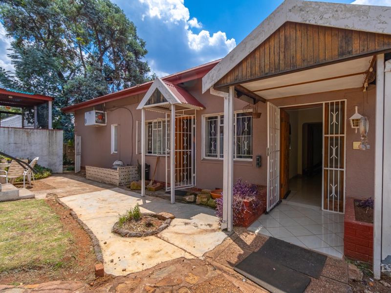 Prime Investment Opportunity in Observatory - Multi-House Property with Rental Potential - Photo 6