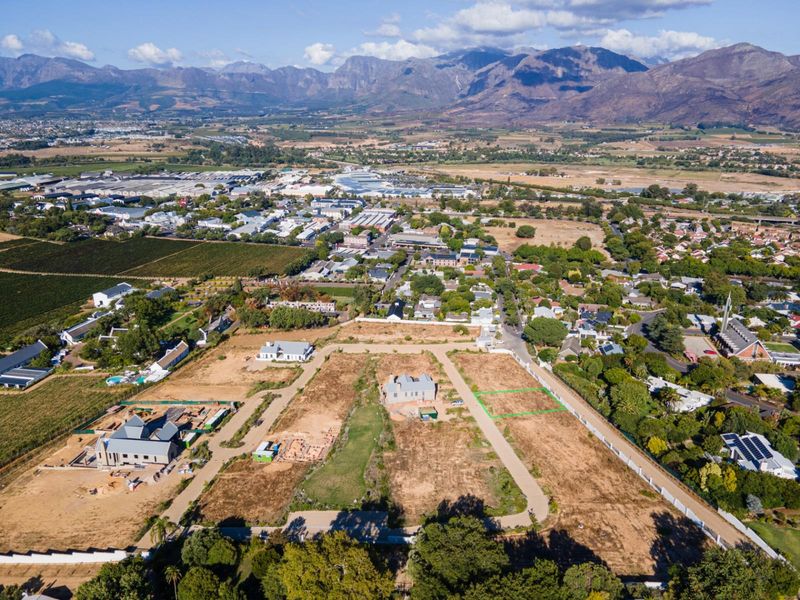 A rare canvas in the heart of the Winelands - Photo 1