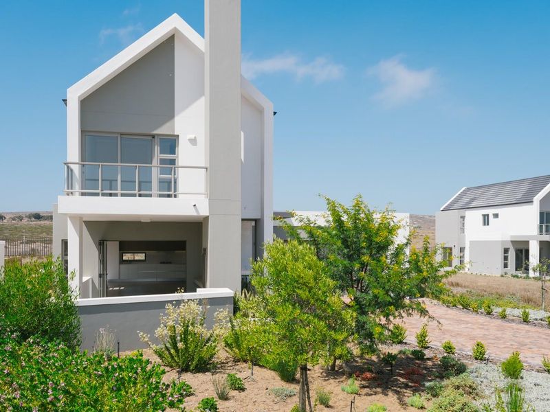 Modern Comfort in the Heart of Chardon - No Transfer Duty - Photo 3