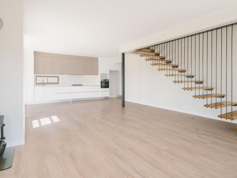 Modern Comfort in the Heart of Chardon - No Transfer Duty - Photo 8