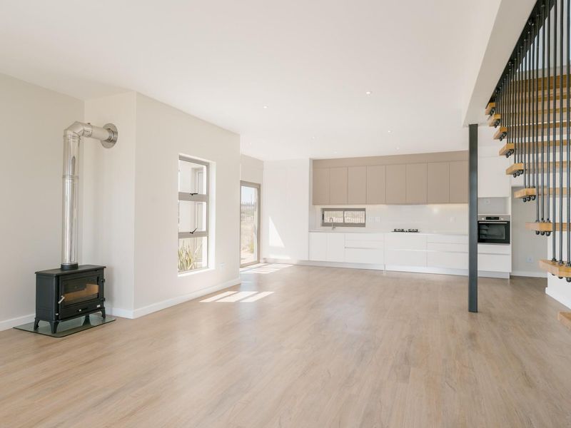 Modern Comfort in the Heart of Chardon - No Transfer Duty - Photo 9